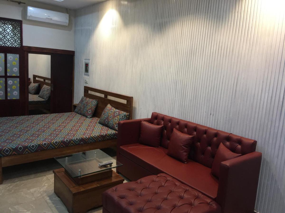 One Bed Studio Apartment Near Shaukat Khanum Lahore Exteriör bild