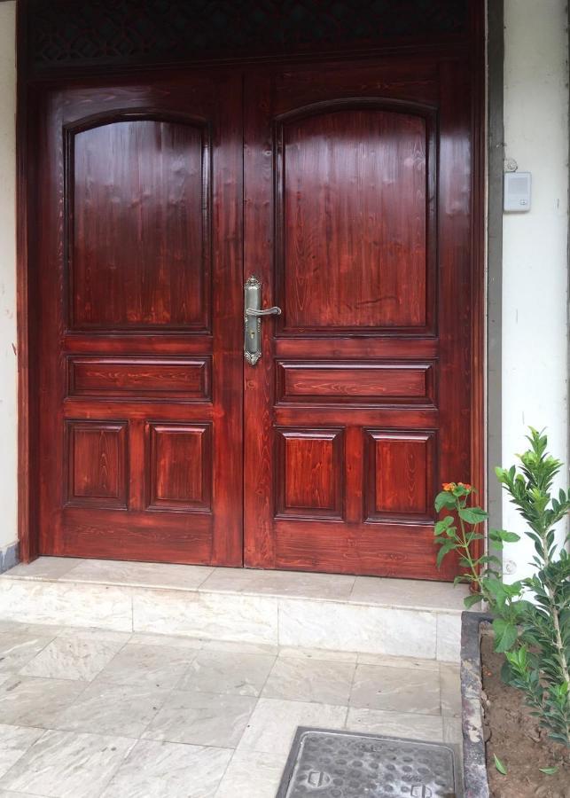 One Bed Studio Apartment Near Shaukat Khanum Lahore Exteriör bild