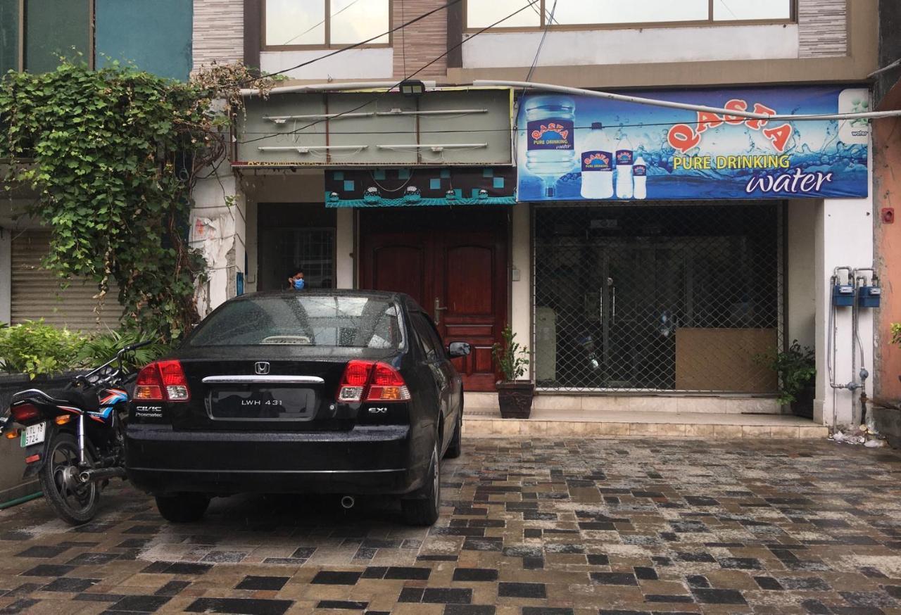 One Bed Studio Apartment Near Shaukat Khanum Lahore Exteriör bild